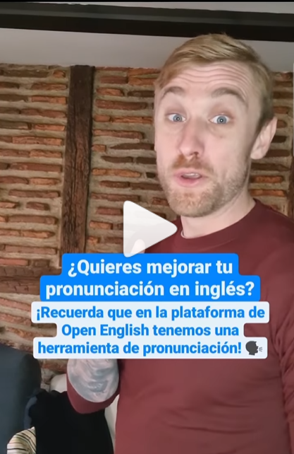 Teacher Chris explicando Open English